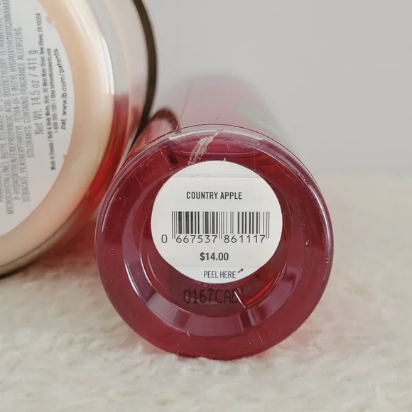 ⭕️SOLD⭕Bath & Body Works Sleigh Rides Snuggles Country Apple Mist Coconut Candle - Picture 2 of 8